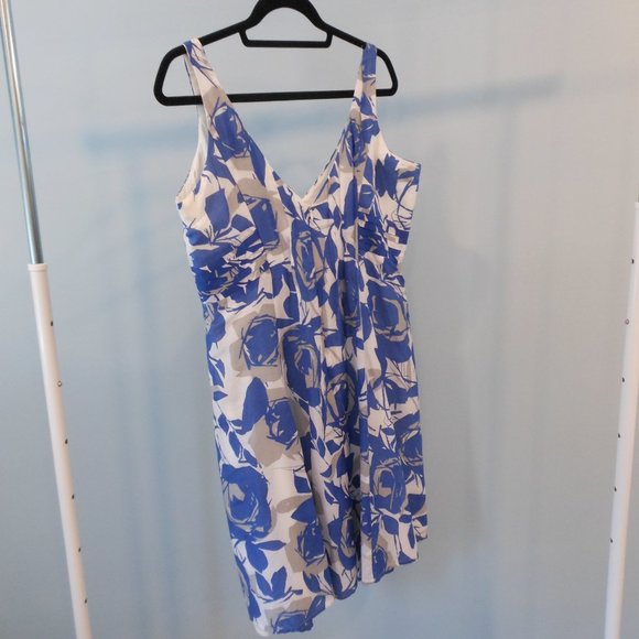 Le Chateau Blue and Grey Abstract Floral Dress - Size XL - Picture 2 of 5